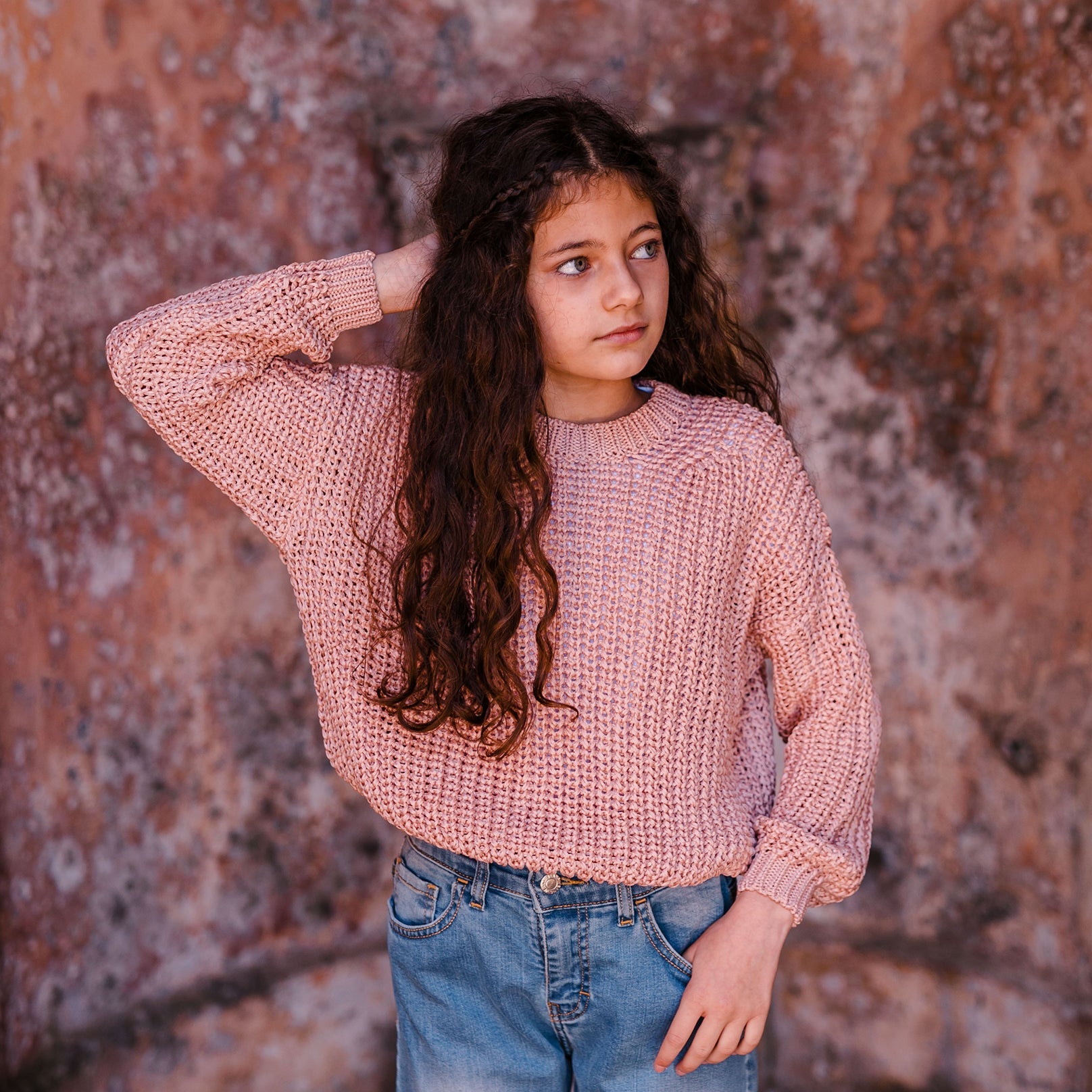 KNITTED PULLOVER WITH LOOSE STITCHES