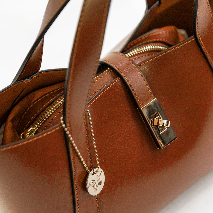 BOXY - Elegant Leather Handbag