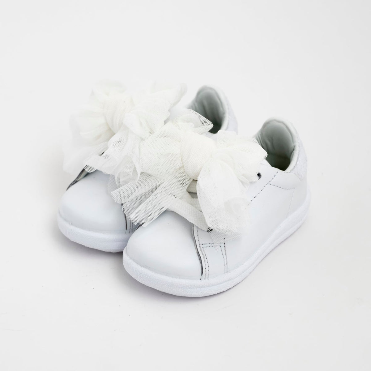 BABY SNEAKERS WITH TULLE BOW