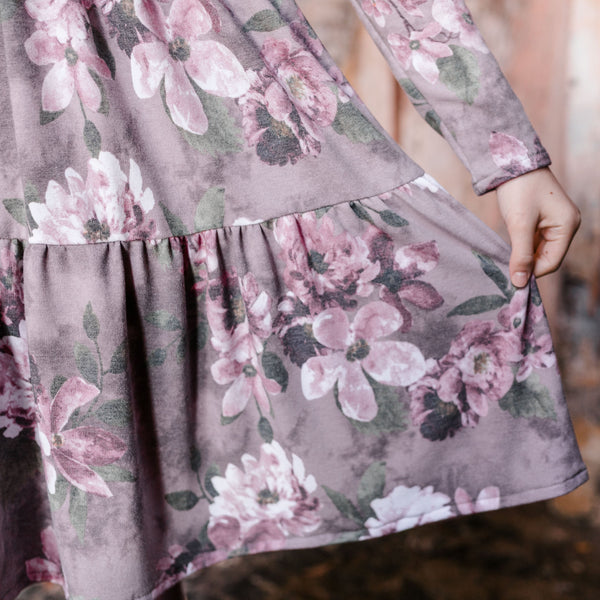 DRESS WITH DOUBLE RUFFLE FLEECE PATTERN