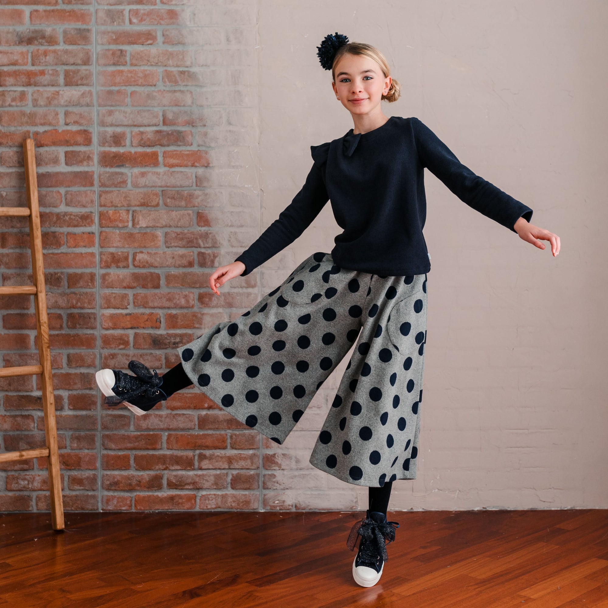 WARM COTTON SWEATER WITH BOW