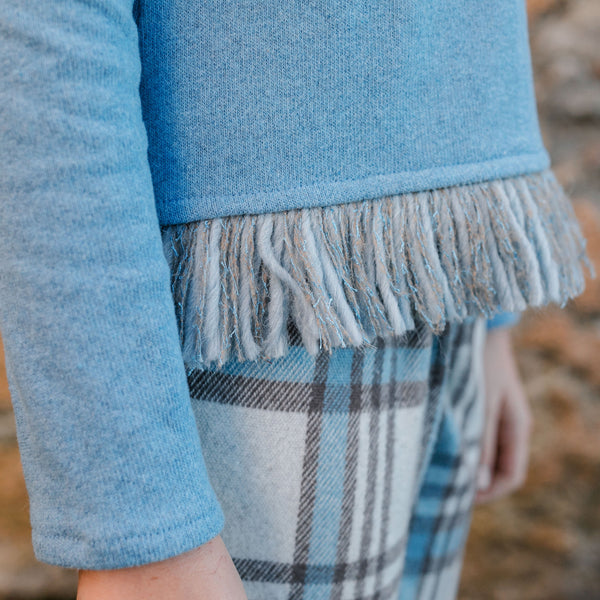 WARM COTTON SWEATER WITH FRINGE DETAIL