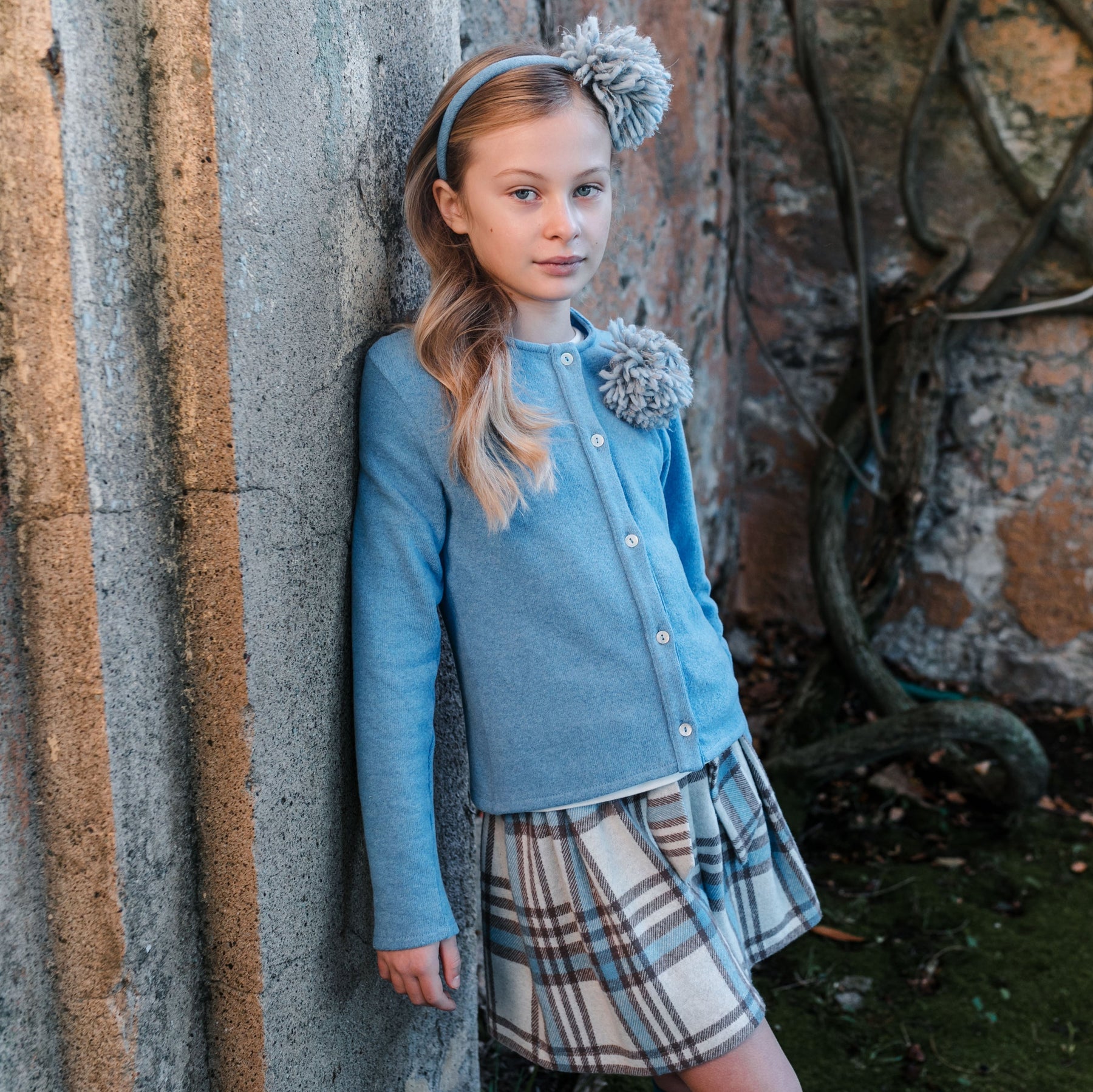 CARDIGAN WITH POM POM PIN