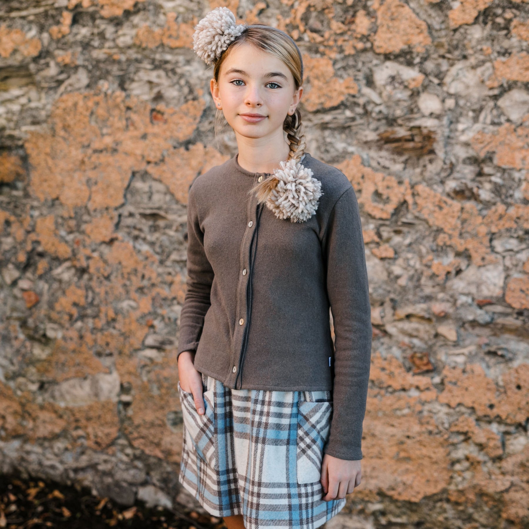 CARDIGAN WITH POM POM PIN