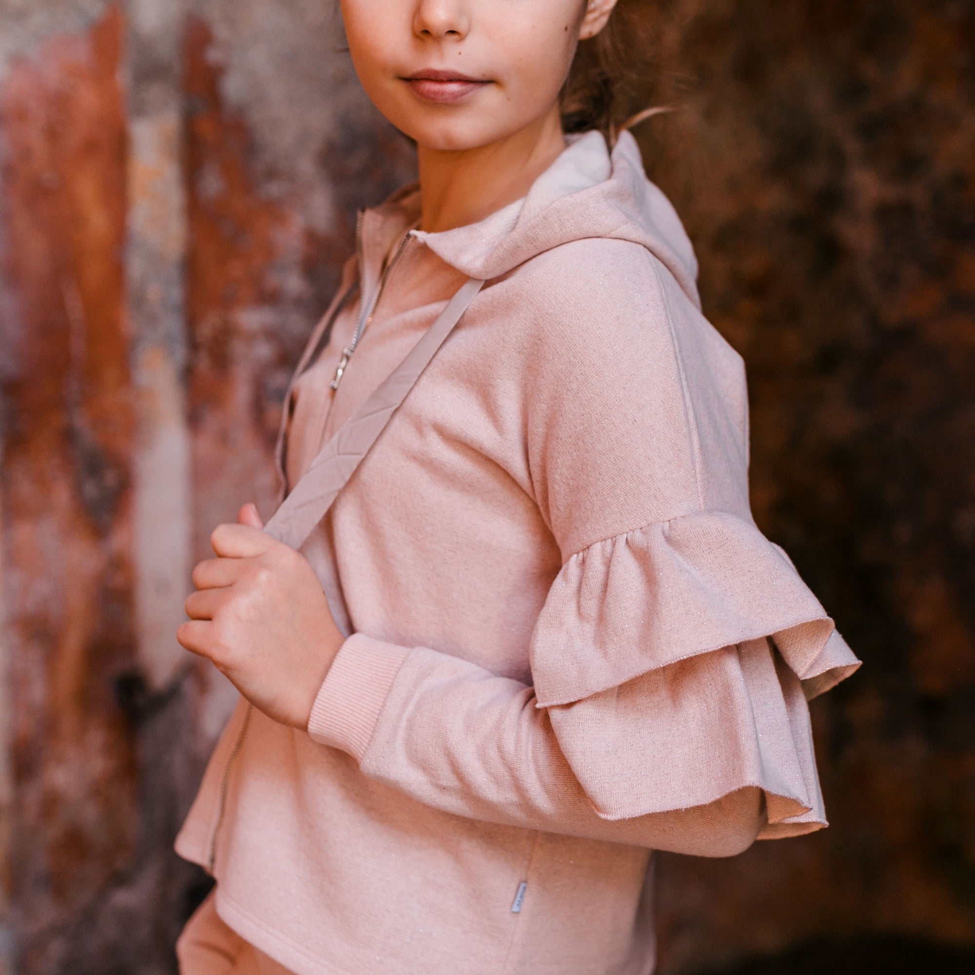 HOODED SWEATSHIRT WITH RUFFLE DETAIL