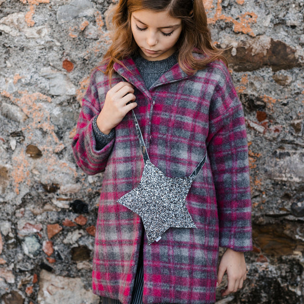COAT WITH REVERSIBLE COLLAR