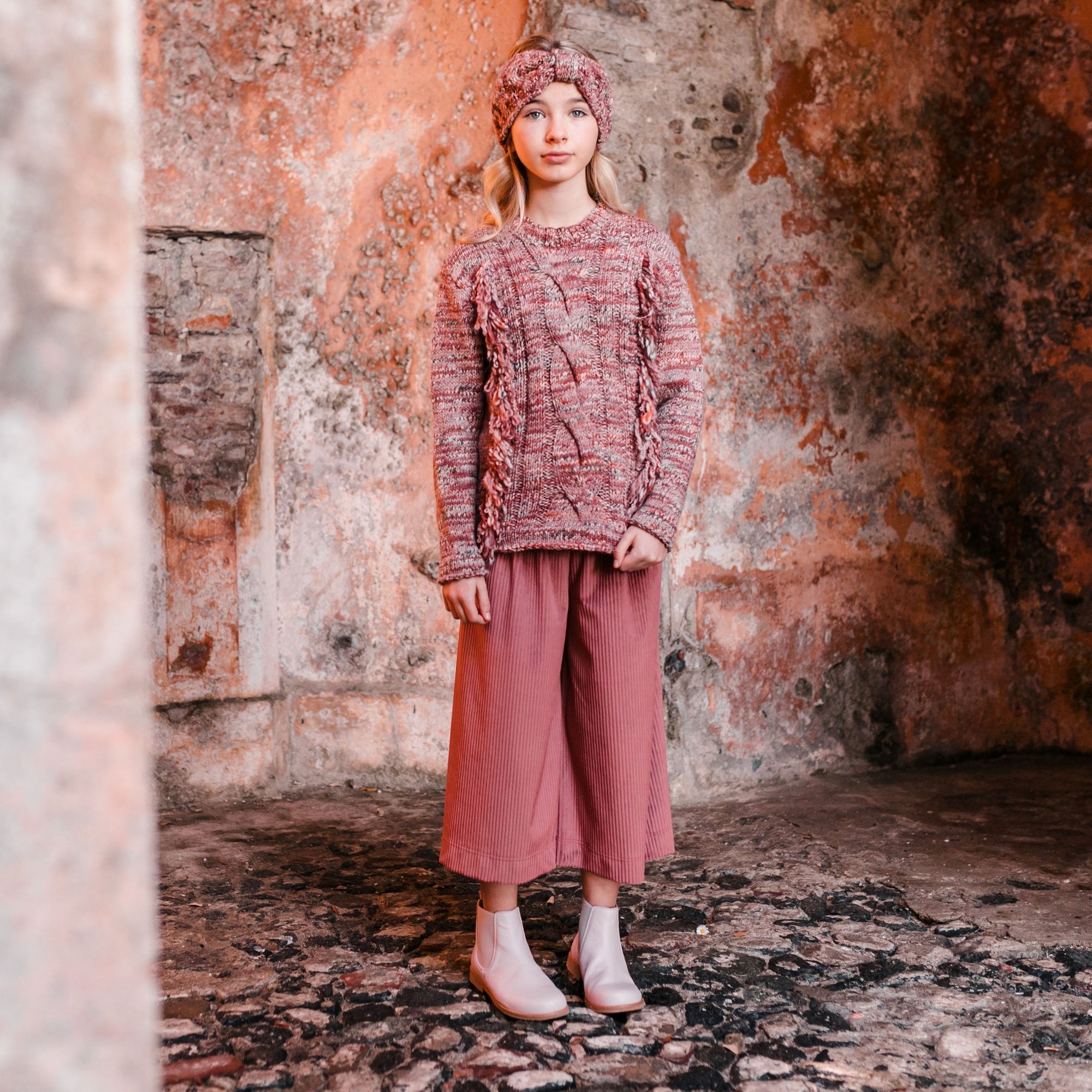 SWEATER S VIŠEBARVASTIM RESICAMA