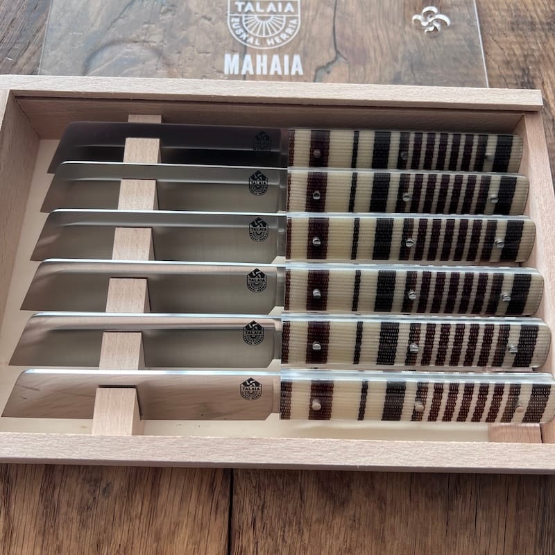 COFFRET-COUTEAU-DE-TABLE-MAHAIA