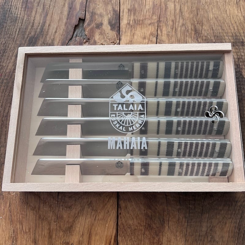 COFFRET-COUTEAU-DE-TABLE-MAHAIA