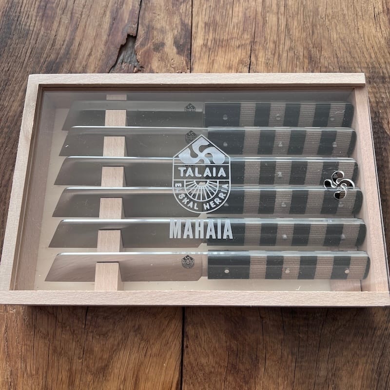 COFFRET-COUTEAU-DE-TABLE-MAHAIA