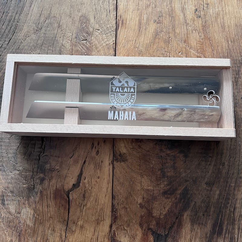 COFFRET-COUTEAU-DE-TABLE-MAHAIA