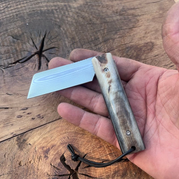 COUTEAU BASQUE MINI HANDIA LAME EN ACIER INOX DAMAS ET MANCHE EN CORNE DE MANECH