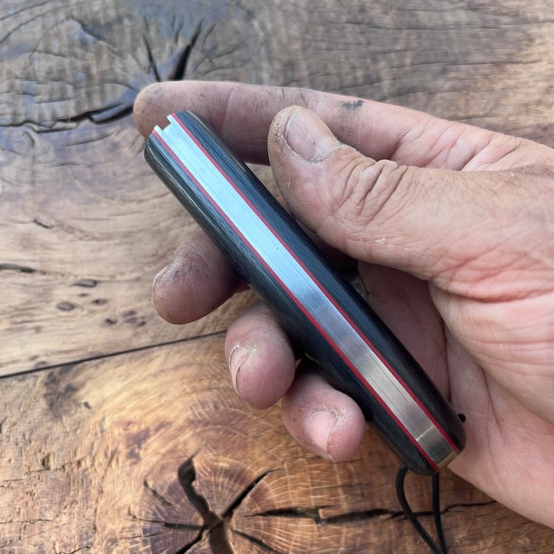 COUTEAU BASQUE NAFARROA MANCHE EN FIBRE DE CARBONE ET LAME CARBONE