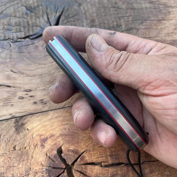 COUTEAU BASQUE NAFARROA MANCHE EN FIBRE DE CARBONE ET LAME CARBONE