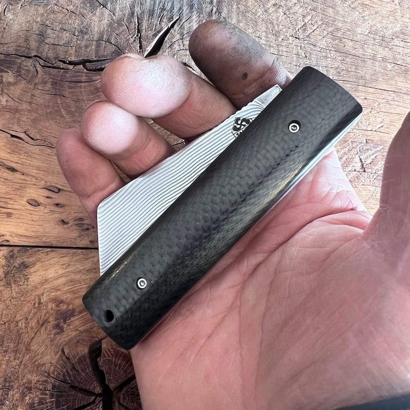 COUTEAU-BASQUE-PLIANT-TALAIA-HANDIA-DAMAS-FIBRE-DE-CARBONE