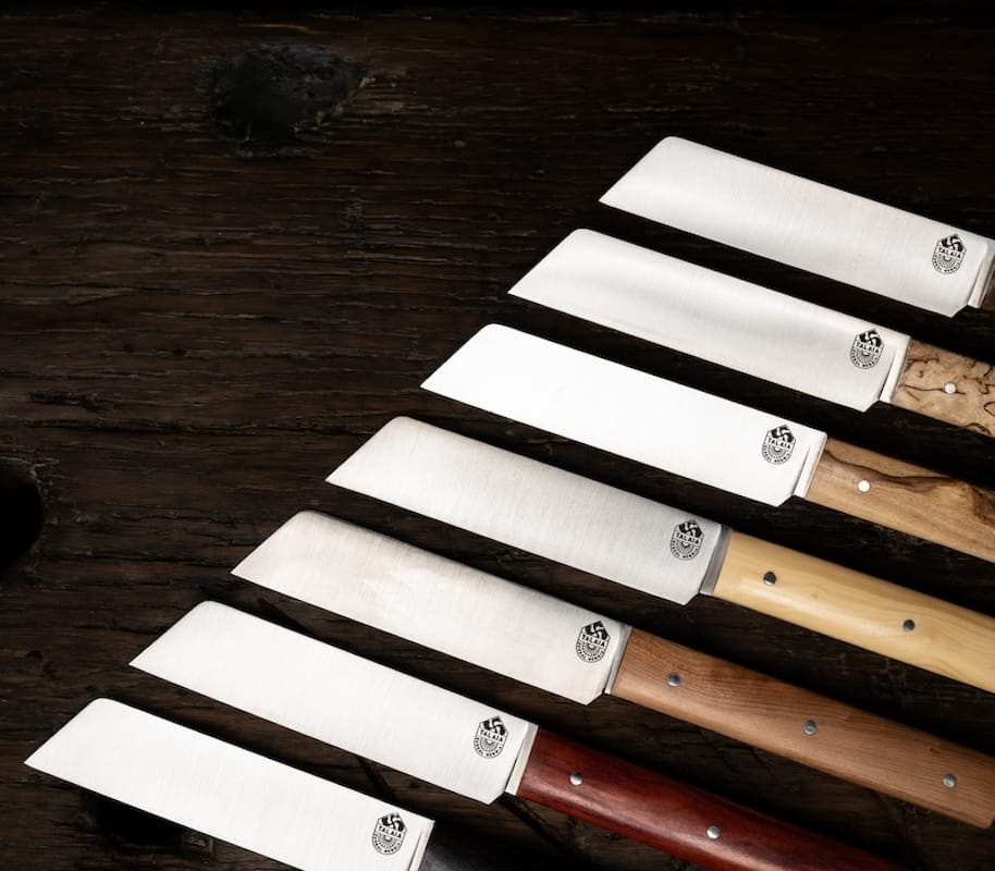 Le couteau basque de table-l'authentique couteau basque traditionnel pour la table.