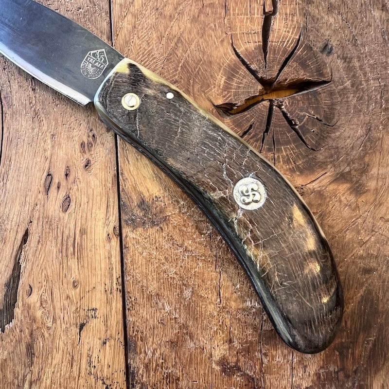 L'authentique couteau basque du berger en corne de manech