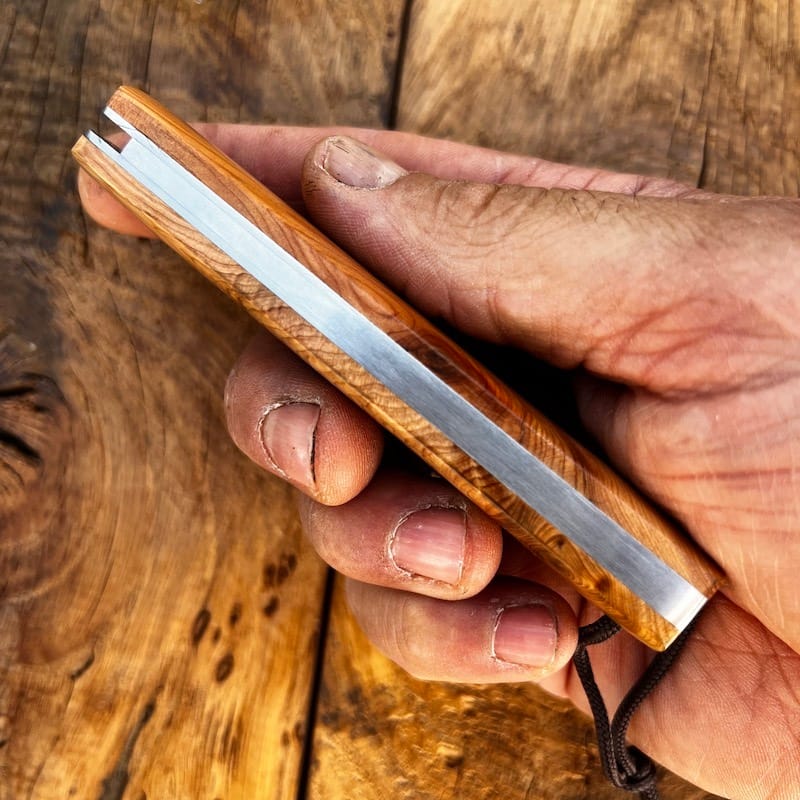 COUTEAU HANDIA CARBONE GENEVRIER