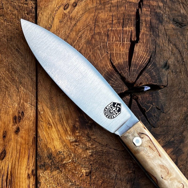 LE COUTEAU BASQUE TALAIA NAFARROA est un couteau basque de pliant, né au pays basque à Saint Jean Pied de Port. Il est symbolique de la province de la Basse Navarre.