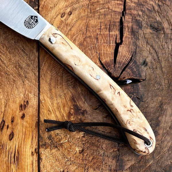 LE COUTEAU BASQUE TALAIA NAFARROA est un couteau basque de pliant, né au pays basque à Saint Jean Pied de Port. Il est symbolique de la province de la Basse Navarre.