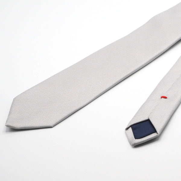 Silver tie in pure silk