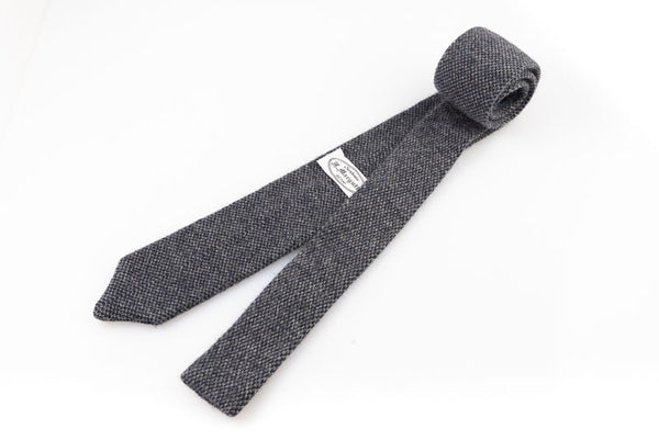 Cravatta artigianale sartoria fatta a mano blu