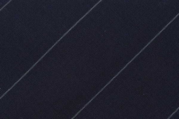 Temno modra kravata z tankimi črtami iz čiste volne