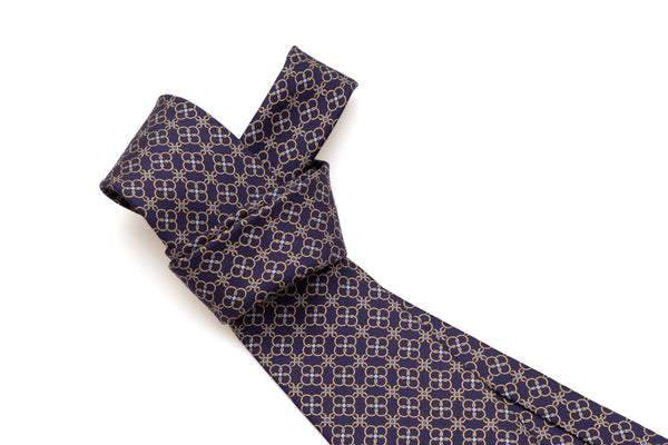 Blue background tie with chain pattern pure silk