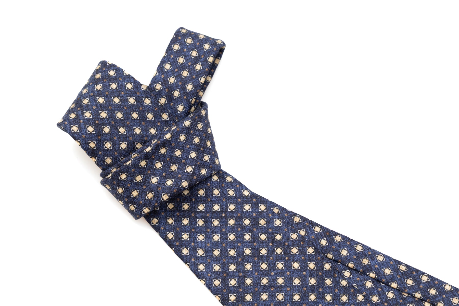 Cravate bleue à motif géométrique léger 100% soie