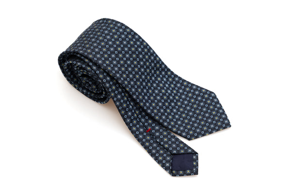 Blue tie in light blue pattern 100% silk