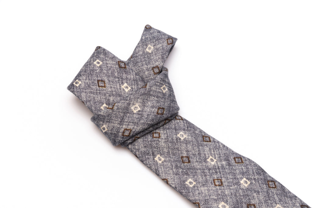 Siva kravata iz čiste volne