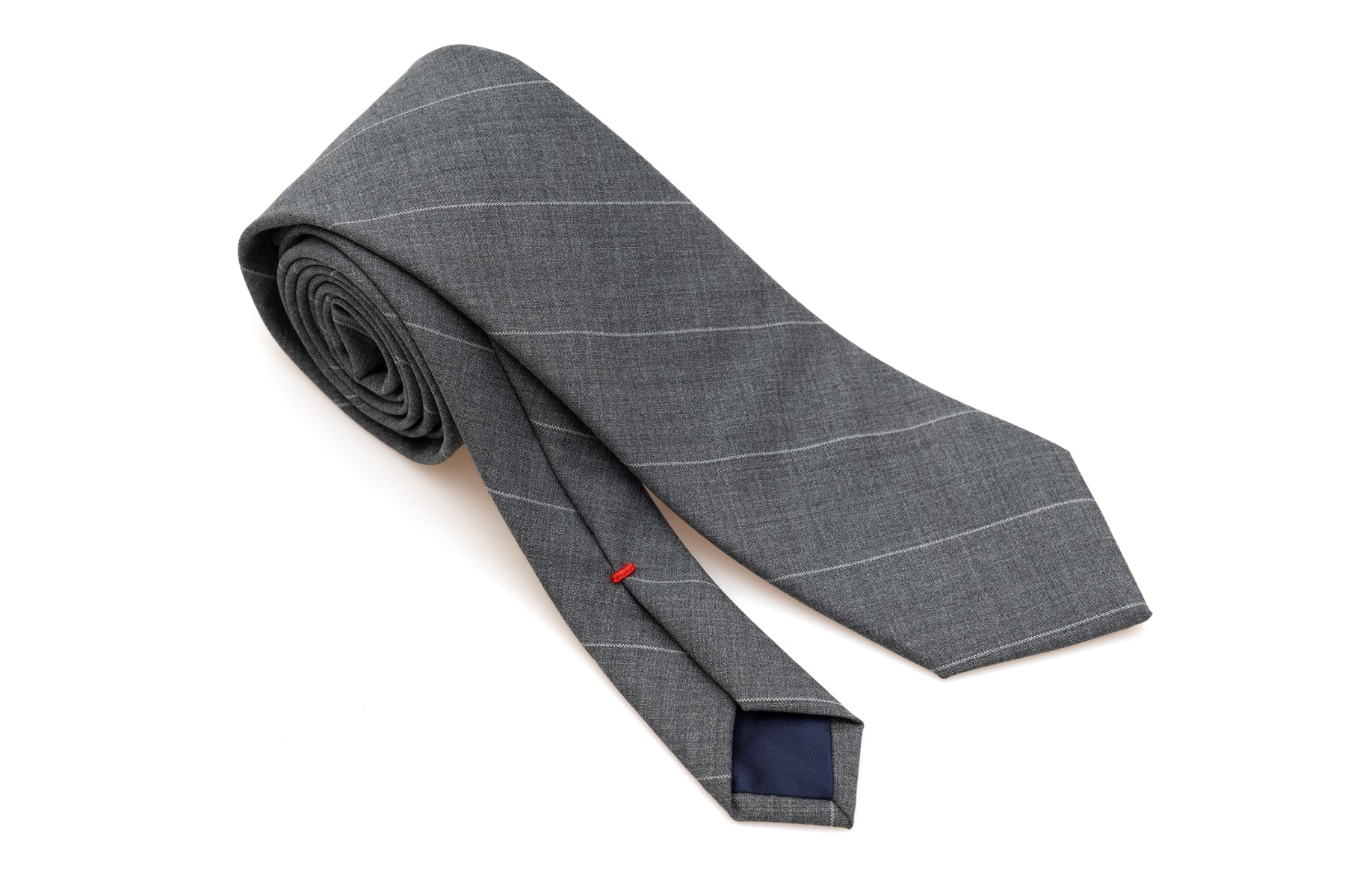 Corbata gris con fina raya de lana pura