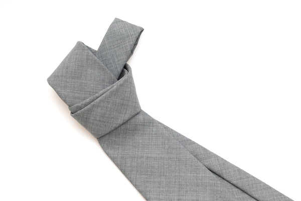 Light gray tie in pure wool