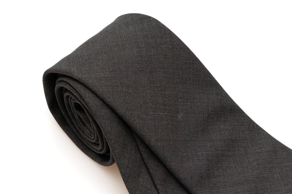 Dark gray tie in pure wool