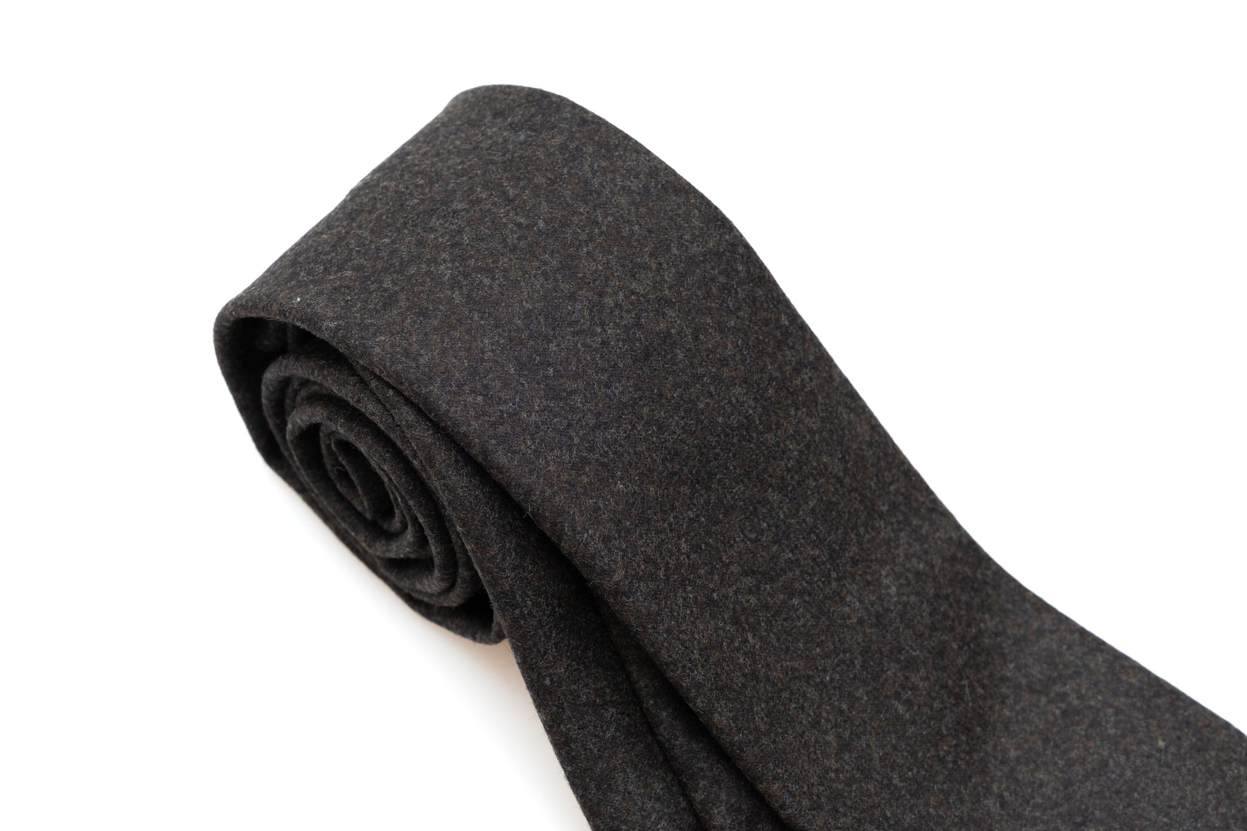 Solid brown tie in pure wool