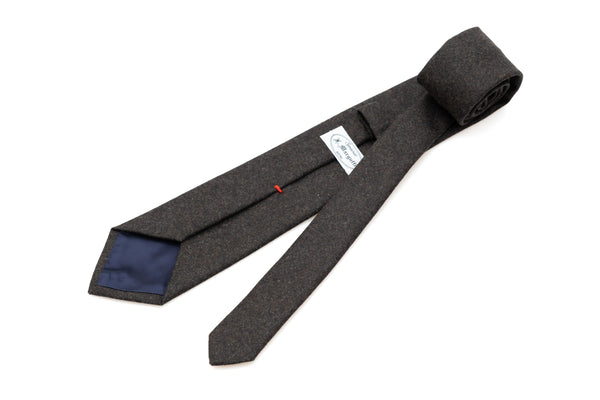 Solid brown tie in pure wool