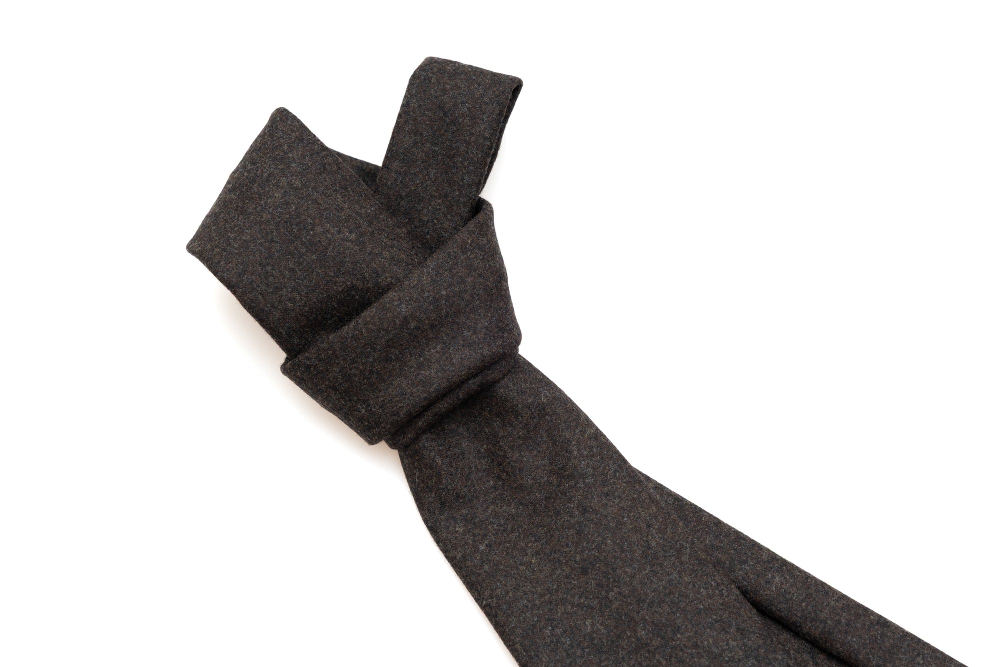Solid brown tie in pure wool