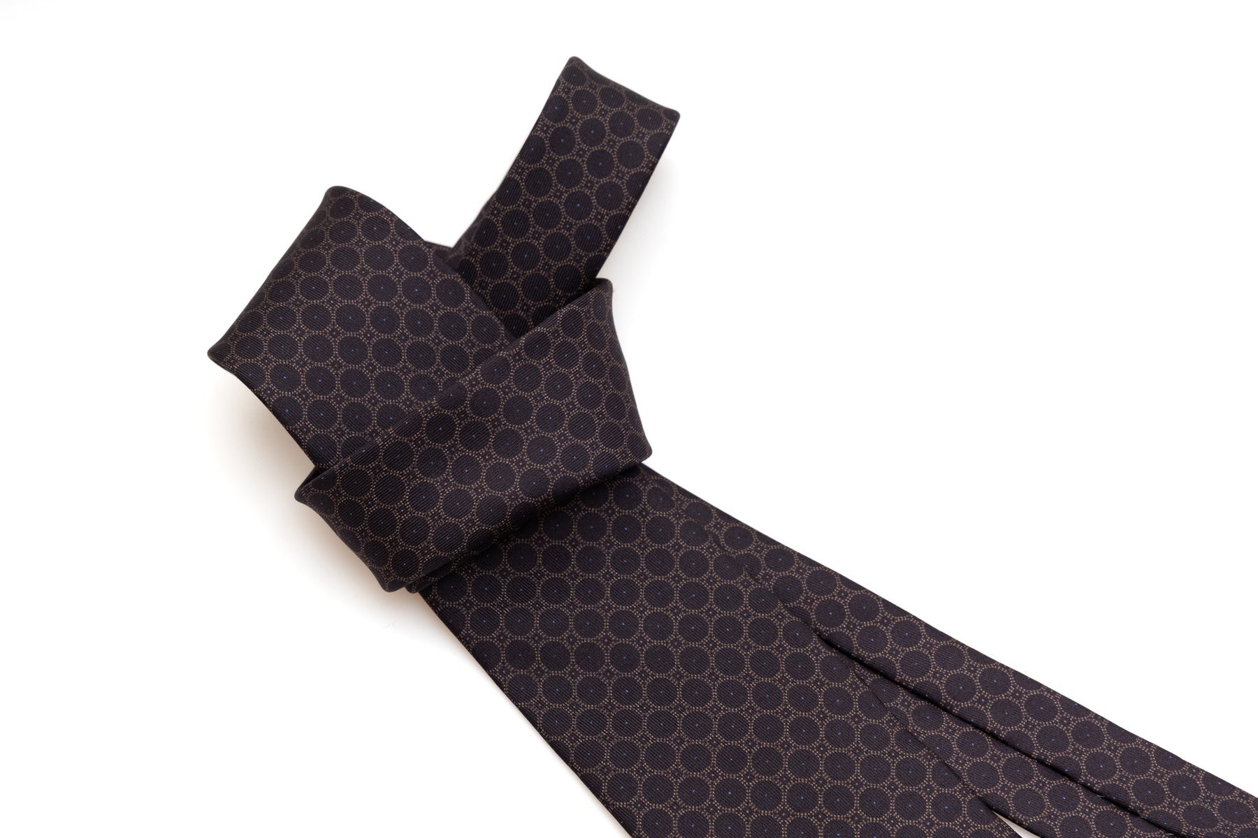 Brown basic tie with geometry 100% silk