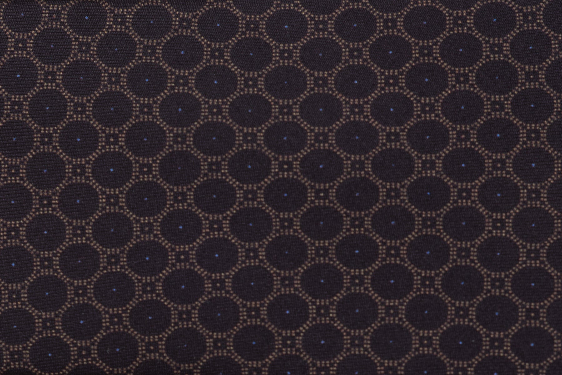 Brown basic tie with geometry 100% silk