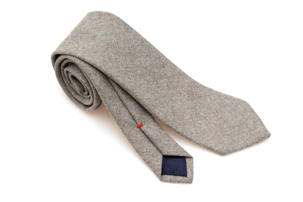 Taupe colored tie in pure wool