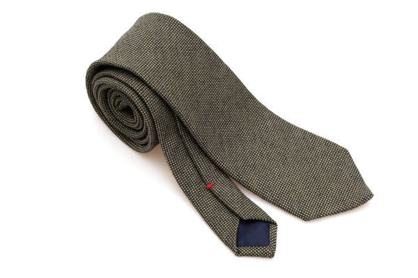 Corbata con micro patrón bordado de lana pura