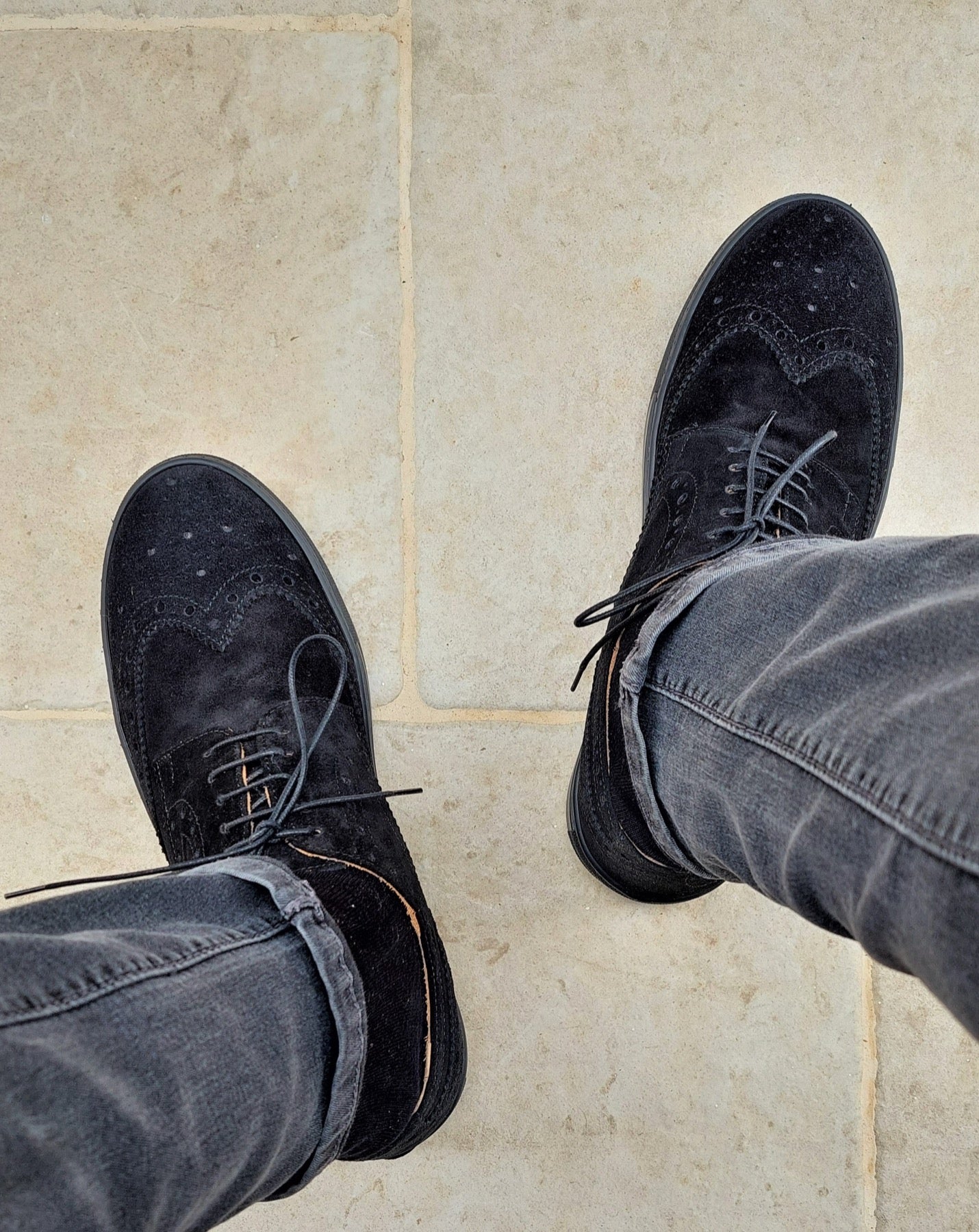 CAPRI - Volledig Zwart