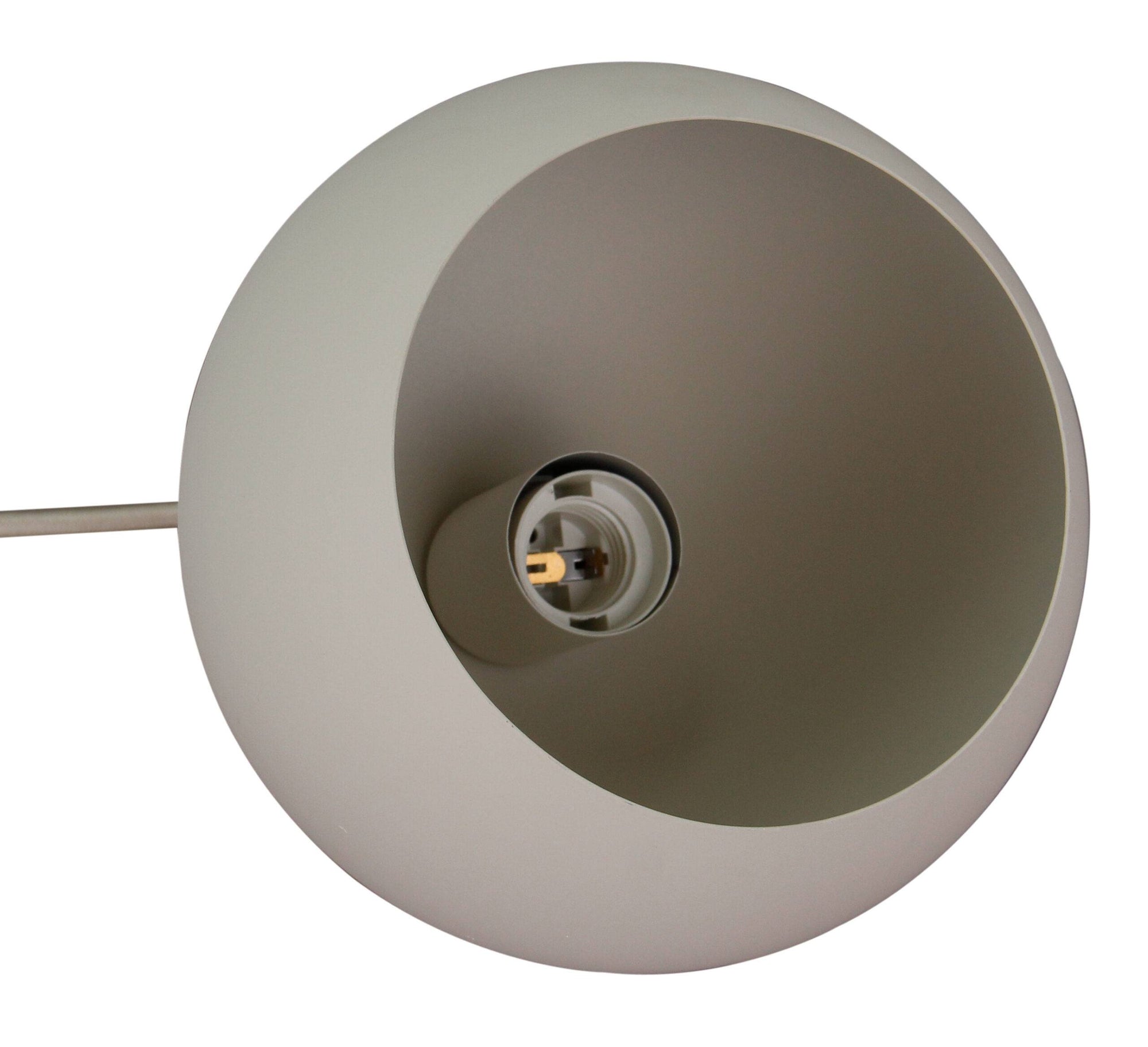 Occhio tafellamp van Chericoni, Ø 20 cm, crème design, gemaakt van ijzer en metaal, perfect voor woonkamer of slaapkamer.