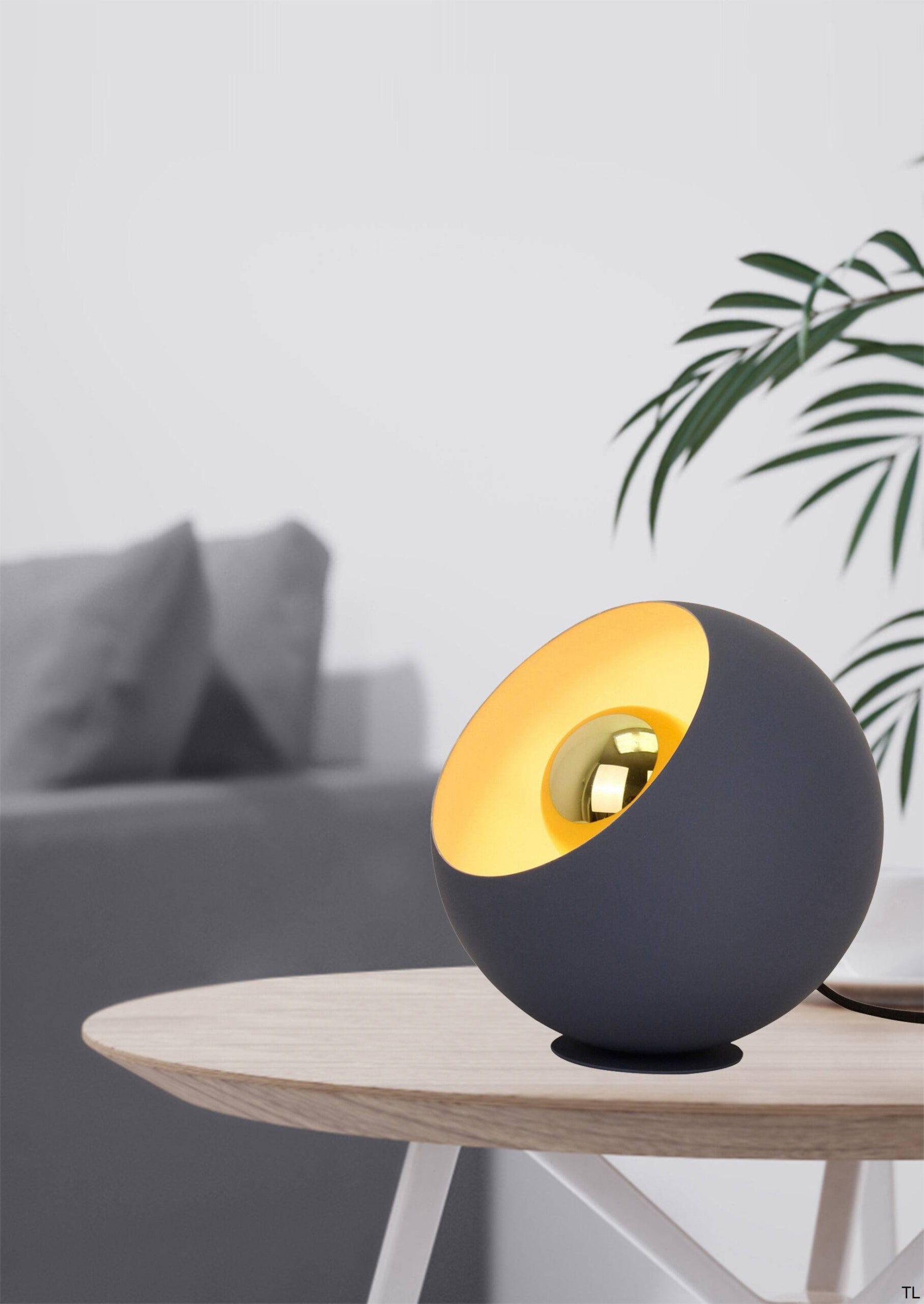 Occhio tafellamp van Chericoni, Ø 25 cm, navy blue kap, elegant ontwerp in metaal en ijzer voor sfeervolle verlichting