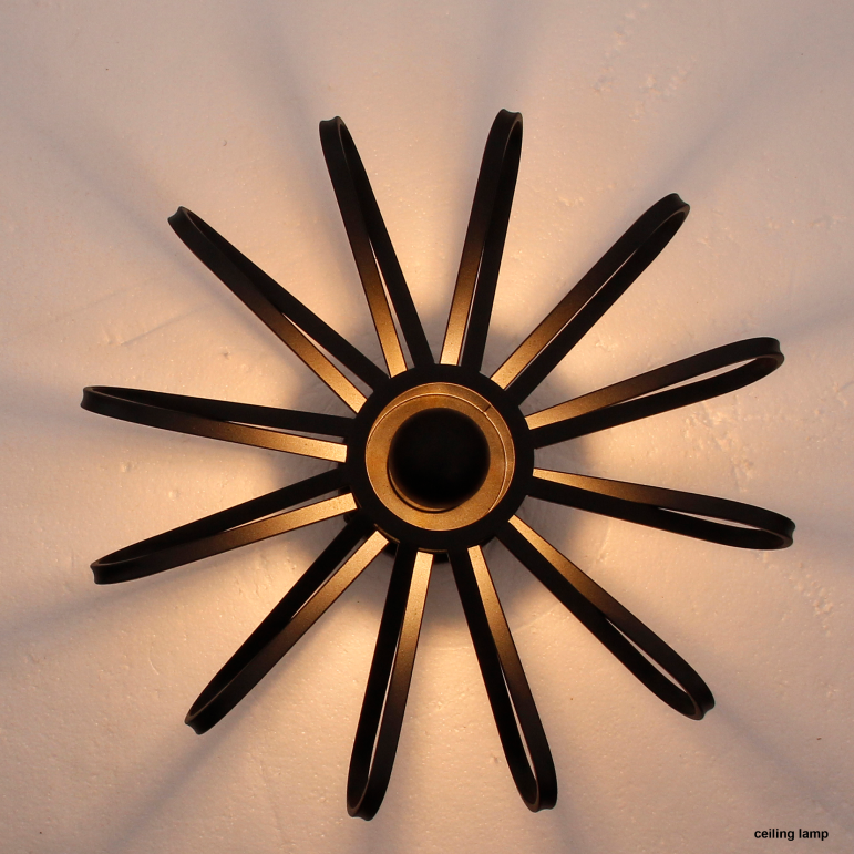 Stilvolle Chericoni Arco Deckenlampe, 45 cm groß, 1-flammig, in elegantem Schwarz, ideal für zeitgemäße Wohnräume.