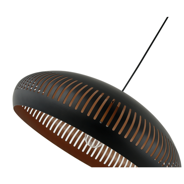 Die elegante Strisce Hängelampe, Ø52 cm, Schwarz, 1-flammig, bringt stilvolle Akzente und harmonisches Licht in den Raum.