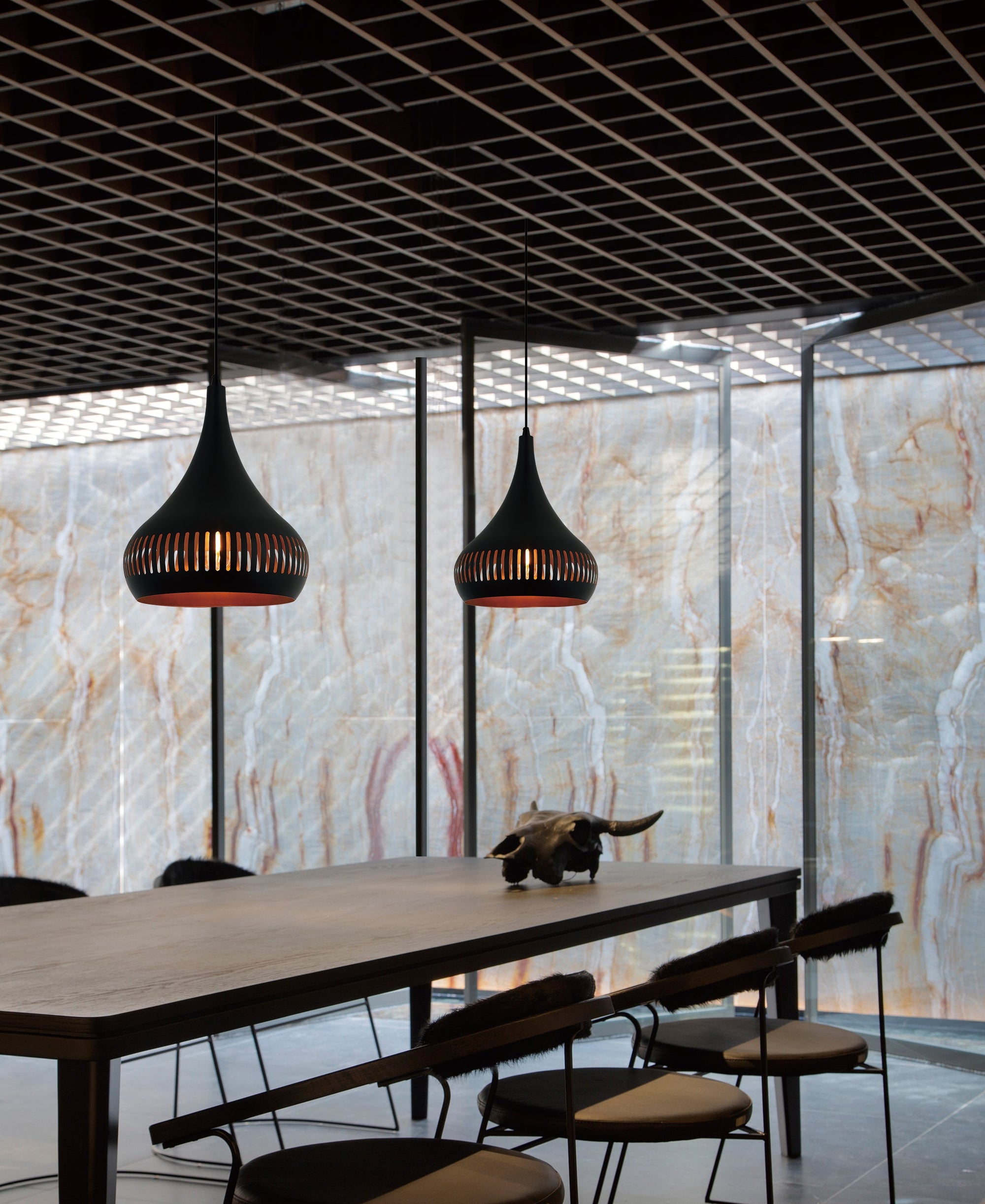 Zwarte Chericoni Strisce hanglamp, Ø25 cm, met E27 fitting, een eigentijdse oplossing voor stijlvolle verlichting.