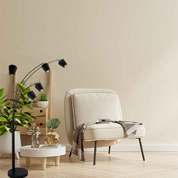 Moderne Stehlampe aus schwarzem Metall mit offenem Design