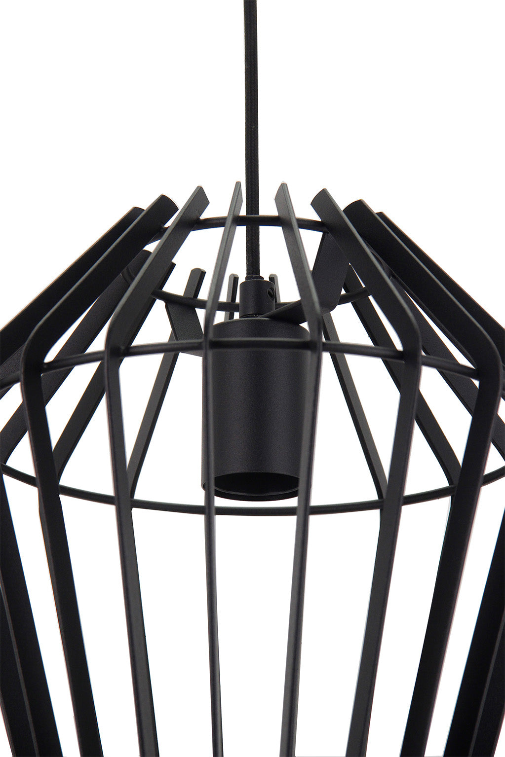 De Chericoni Tavola hanglamp in zwart met diameter Ø25 cm. Een moderne, stijlvolle hanglamp die een subtiele en eigentijdse uitstraling biedt voor je interieur.