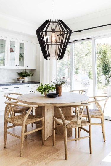 De Chericoni Tavola hanglamp in zwart met diameter Ø25 cm. Een moderne, stijlvolle hanglamp die een subtiele en eigentijdse uitstraling biedt voor je interieur.